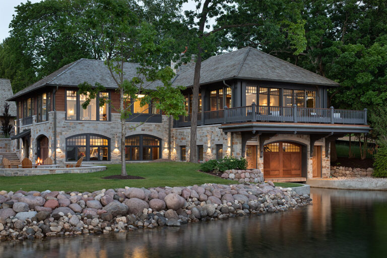 Pros and Cons of Buying a Lake House