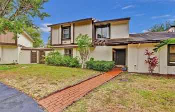 FEE SIMPLE, ALL AGES 3-BEDROOM, 2.5-BTH TOWNHOME.