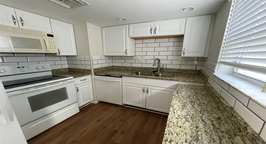 Beautifully updated kitchen