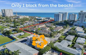 Easy access to the beach- onlly 1 block away.