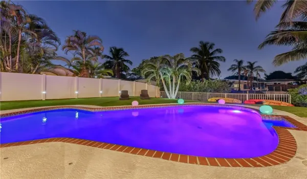 Inviting Pool!!