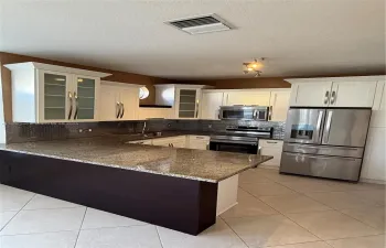Updated kitchen and appliances