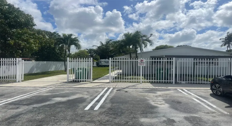 Front with Fence and light