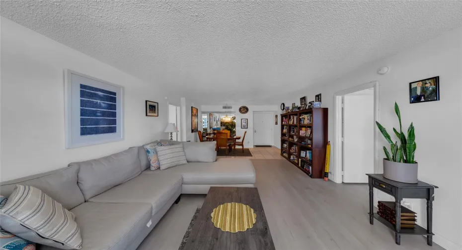 Ample spaces