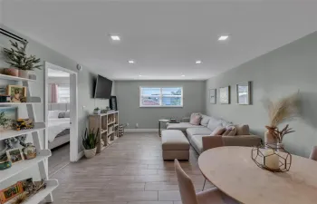 Modern & bright living room