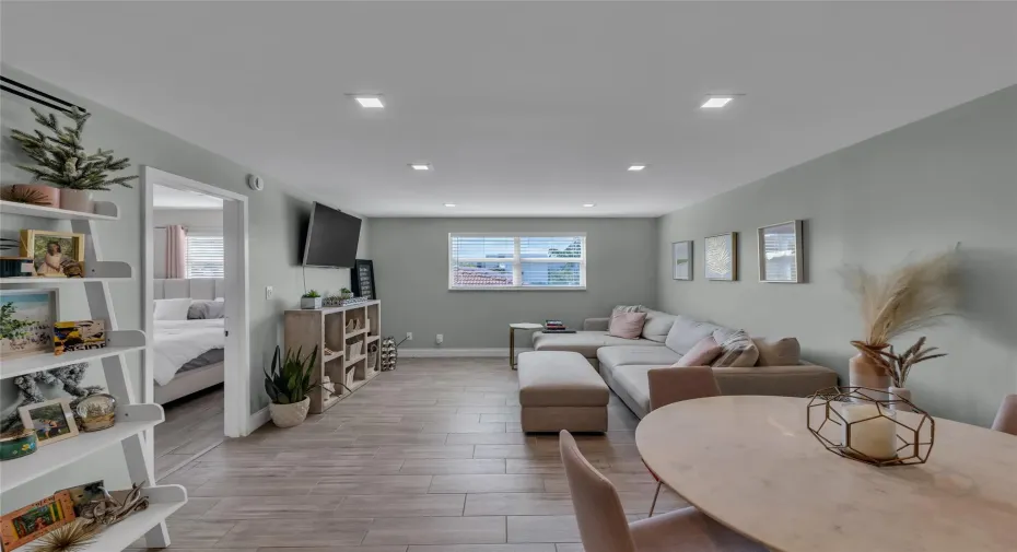Modern & bright living room