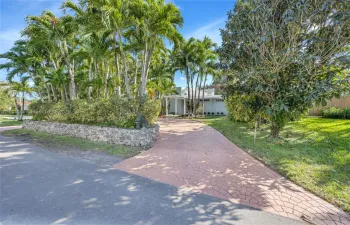 Welcome to 5742 SW 51st Terrace