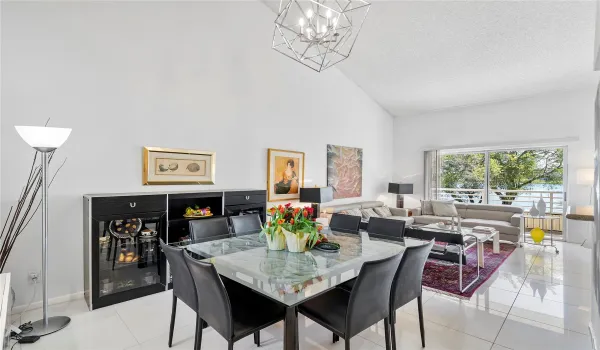 DINING / LIVING ROOM