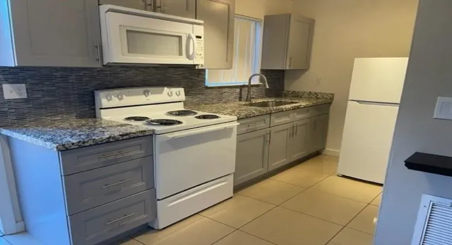 Kitchen - Beautifully renovated kitchen