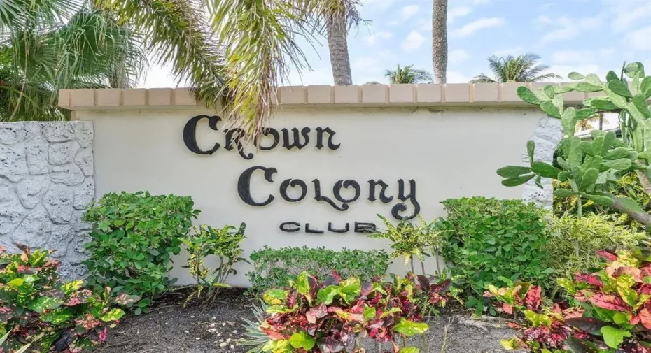 Private beach access with deeded easement