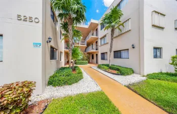 Turn-key 2-bedroom 2-bathroom with washer & dryer condo, with low maintenance fees, tranquie community