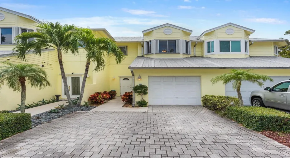 Aerial view of Front of townhouse