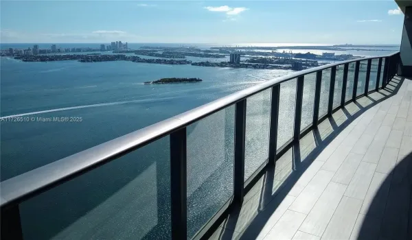 Complete privacy facing the ocean & Bay