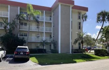 WATERFRONT BUILDING;FIRST FLOOR CORNER APARTMENT