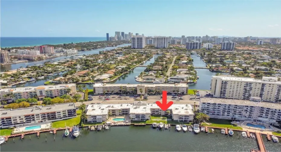 Discover UNPARALLELED LUXURY at Lake Golden Isles, a WATERFRONT SANCTUARY offers LIVING IN ELEGANCE. Conveniently CLOSE TO AIRPORT, IDEAL for INTERNATIONAL TRAVEL. Explore Nearby Upscale RESTAURANTS, BEACHES, SHOPPING, & Vibrant GULFSTREAM PARK.