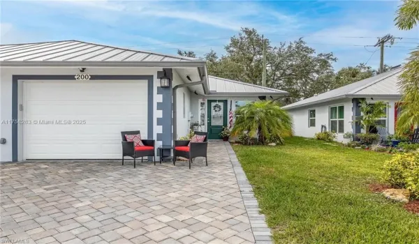 200 VILLAGE CIR #21
LABELLE, FL 33935