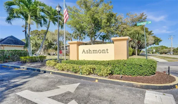 Gated Community Entrance to Ashmont at Kings Point