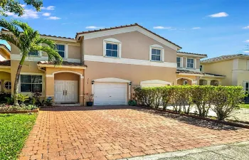 Resort style living in Nautica-3/2.5 townhome plus 1 car garage