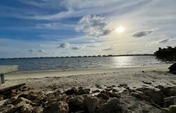 Located on the Intracoastal, you can kayak from the community