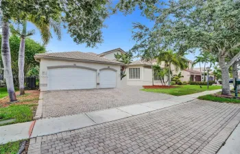 5 Bedroom and 3 Bath. Great Split floorplan