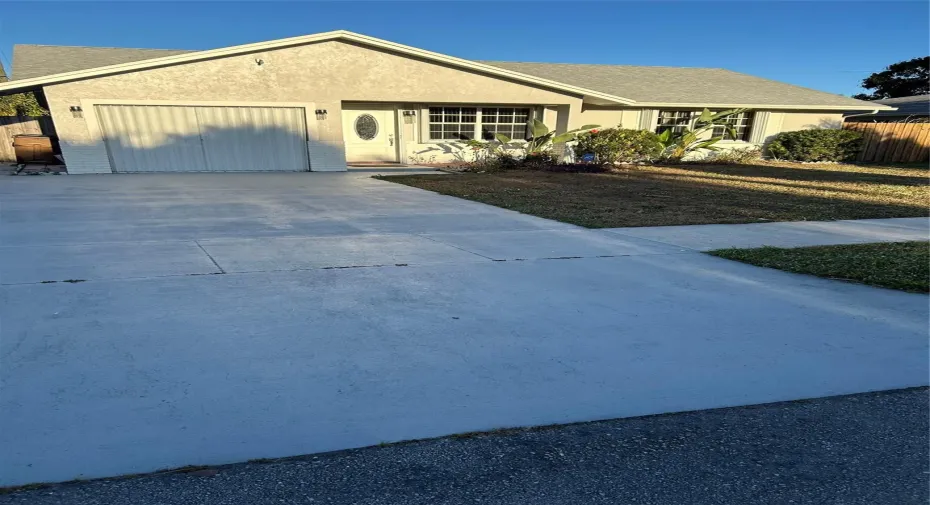 318 SW 34 Terrace