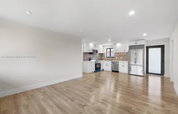 Single family house fully fenced
