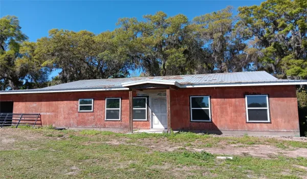 Barndominium (on side of barn)
