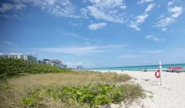 CLOSE TO THE BEACH