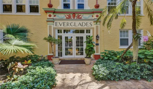 Serene Courtyard is like a Secret Garden in the Middle of Miami Beach