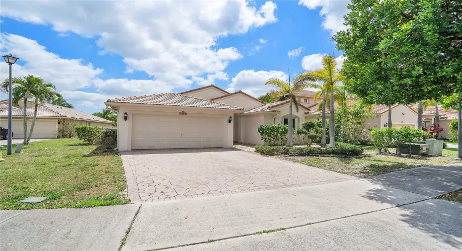 Charming 3/2 in the heart of Coconut Creek's Banyan Trails Community