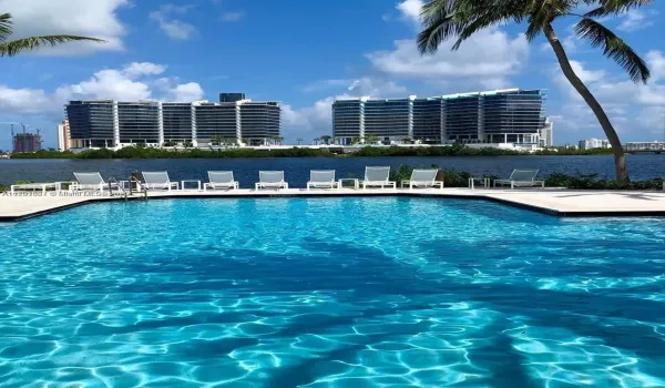 AVENTURA PARADISE