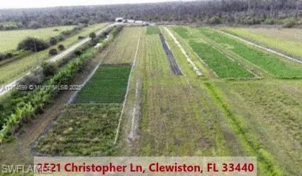 2521 CHRISTOPHER LN
Clewiston, FL 33440