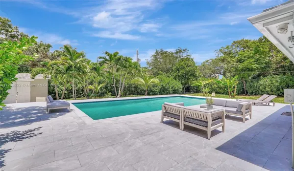 Private pool and deck
