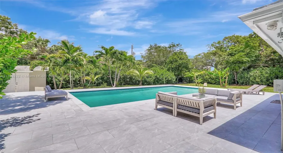 Private pool and deck
