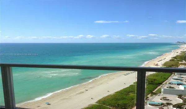 ABSOLUTELY STUNNING VIEW OF THE OCEAN FROM 3 BALCONIES
