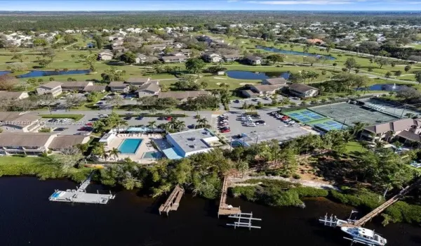 Beautiful quite living at Riverbend CC