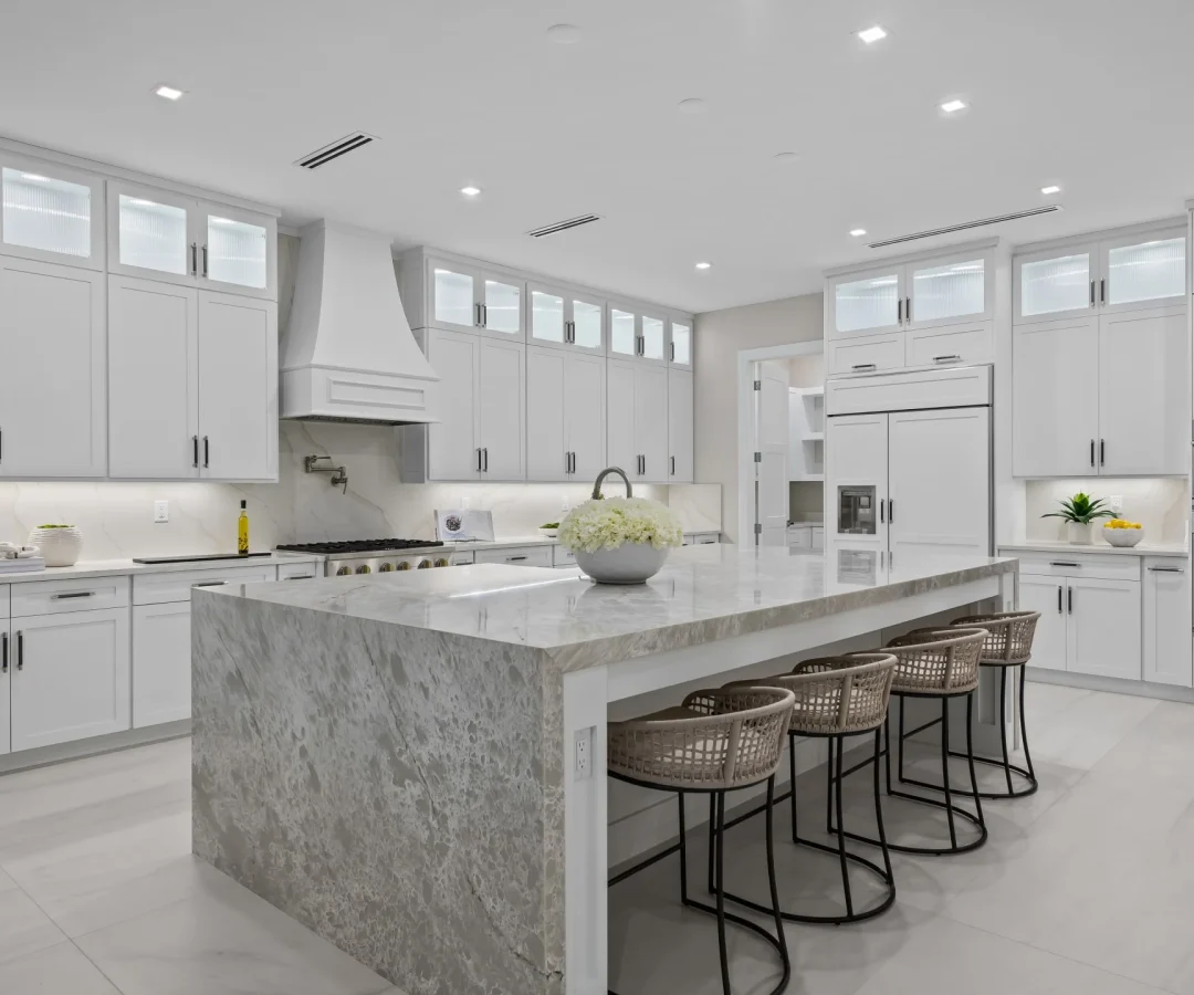 2431 East Las Olas kitchen